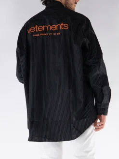 VETEMENTS Camicie<CAMICIA A RIGA CON TASCA Bianco, Nero, Rosso