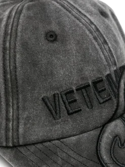 VETEMENTS. Cappelli|Cappelli<CAPPELLO FLAME LOGO UNISEX Grigio