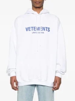 VETEMENTS. Felpe<FELPA HOODIE LIMITED EDITION Bianco, Blu