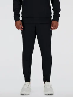 NEW BALANCE Pantaloni<PANTALONE IN MAGLIA TECH Nero