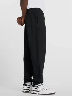 NEW BALANCE Pantaloni<PANTALONE JOGGER ATHLETICS FRENCH TERRY Nero