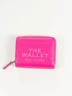 MARC JACOBS. Portafogli<PORTAFOGLIO THE LEATHER MINI COMPACT Fuxia