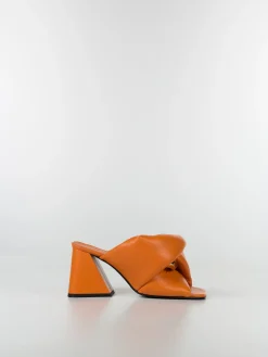 JW ANDERSON Sandali<SANDALI TWISTED HEEL CHAIN Arancione