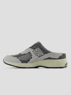 NEW BALANCE Sandali<SANDALO 2002N Grigio