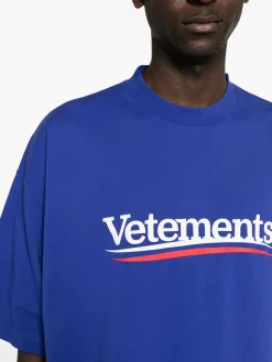 VETEMENTS. T-Shirt<T-SHIRT CAMPAIGN LOGO Blu