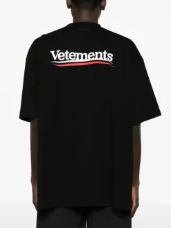 VETEMENTS. T-Shirt<T-SHIRT CAMPAIGN LOGO Bianco, Nero