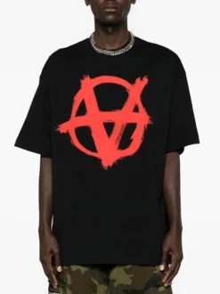VETEMENTS. T-Shirt<T-SHIRT DOUBLE ANARCHY Nero, Rosso