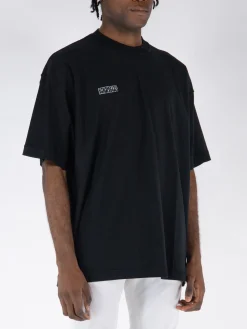 VETEMENTS. T-Shirt<T-SHIRT INSIDE-OUT EMBROIDERED LOGO Nero
