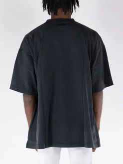 VETEMENTS. T-Shirt<T-SHIRT LIMITED EDITION Bianco, Nero