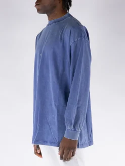 WE11DONE. T-Shirt<T-SHIRT LONG SLEEVE WITH GOTHIC LOGO Blu