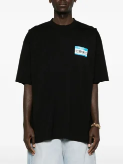 VETEMENTS. T-Shirt<T-SHIRT MY NAME IS VETEMENTS Nero